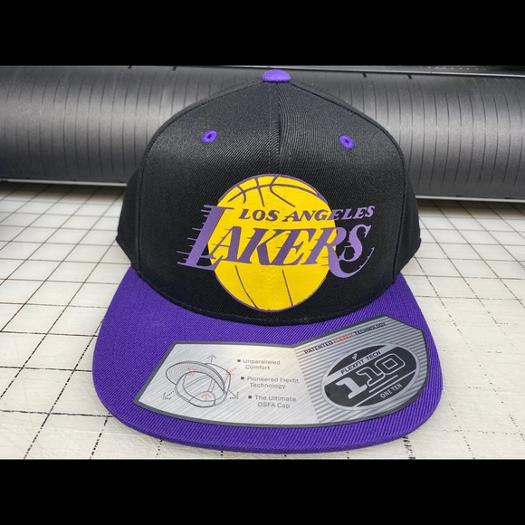 Copy- Lakers hat - Picture 3 of 9